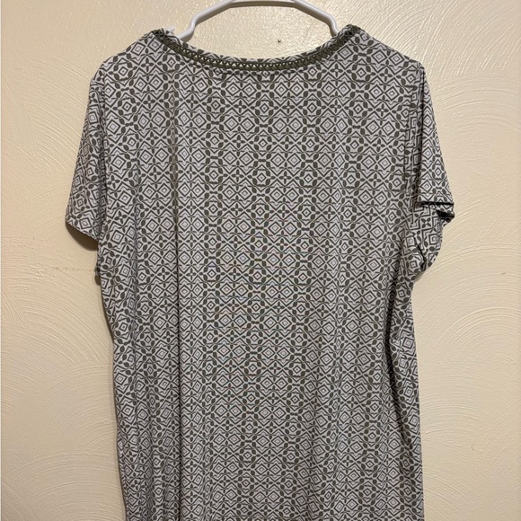 Chico's Easywear Olive and Cream Patterned Top - Picture 8 of 8